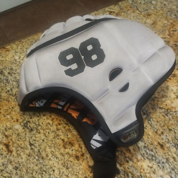 Game Breaker Washington Huskies Gray Soft Shell Helmet Adult Size XL - Picture 2 of 11